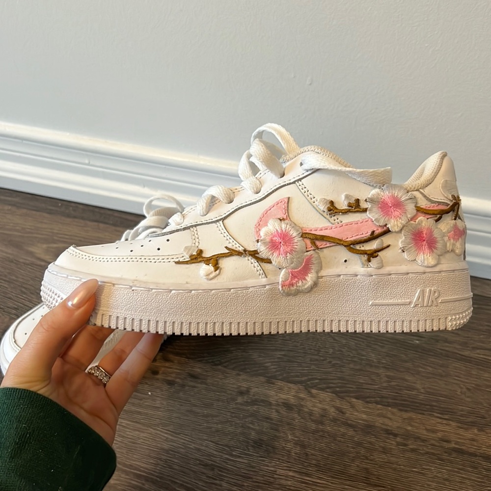 Custom Orchid women/girls Nike sneakers